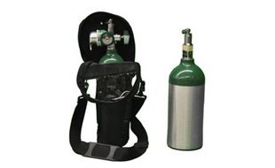 Solunum cihazı ve oksijen tankı ile güvenli evde bakım çözümü, sağlık hizmetleri ve yaşam kalitesini artırır.